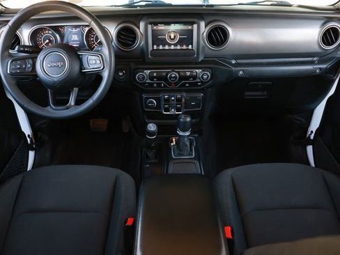 Used 2023 Jeep Gladiator Sport image 2