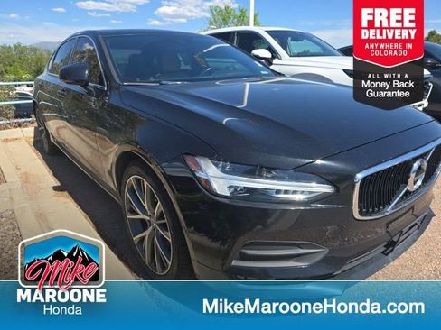 Used 2018 Volvo S90 T5 Momentum FWD image 1