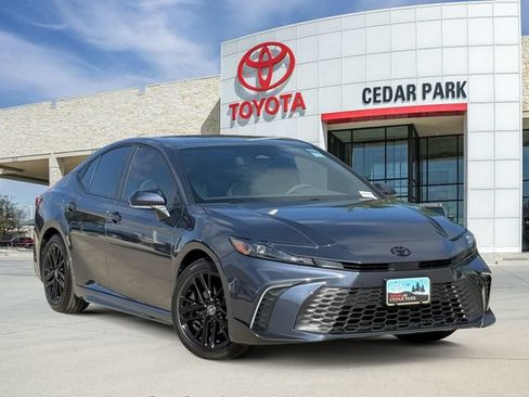 Used 2026 Toyota Camry SE w/ Convenience Package FWD image 1