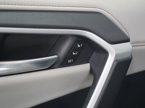 Used 2025 Toyota RAV4 Limited w/ Advanced Technology Package AWD/4WD image 23