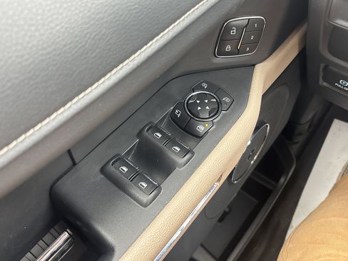 Used 2022 Ford Expedition Max Limited image 17