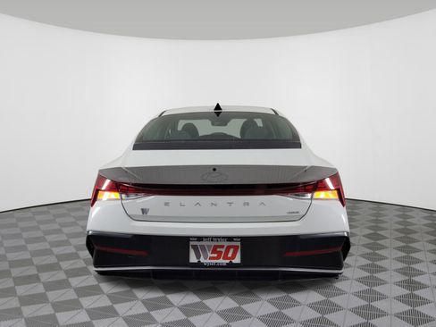 New 2025 Hyundai Elantra Limited image 37
