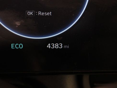 Certified 2025 Hyundai Elantra Limited image 30