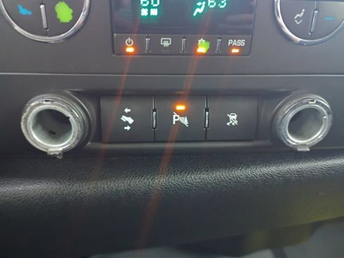 Used 2009 GMC Sierra 1500 SLE w/ Power Pack Plus AWD/4WD image 29