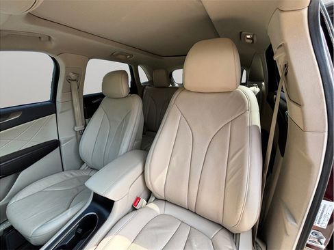 Used 2018 Lincoln MKC Reserve w/ Lincoln MKC Climate Package FWD image 19