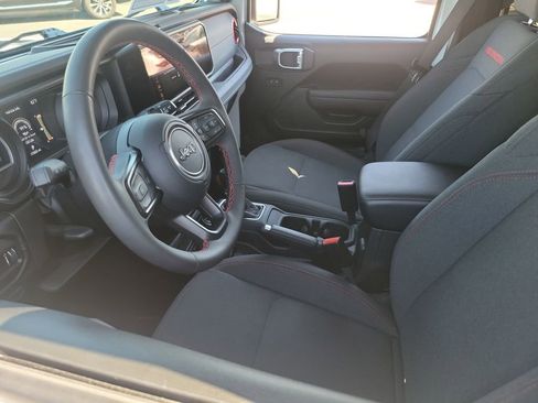 Used 2024 Jeep Wrangler Unlimited Rubicon w/ Safety Group image 3