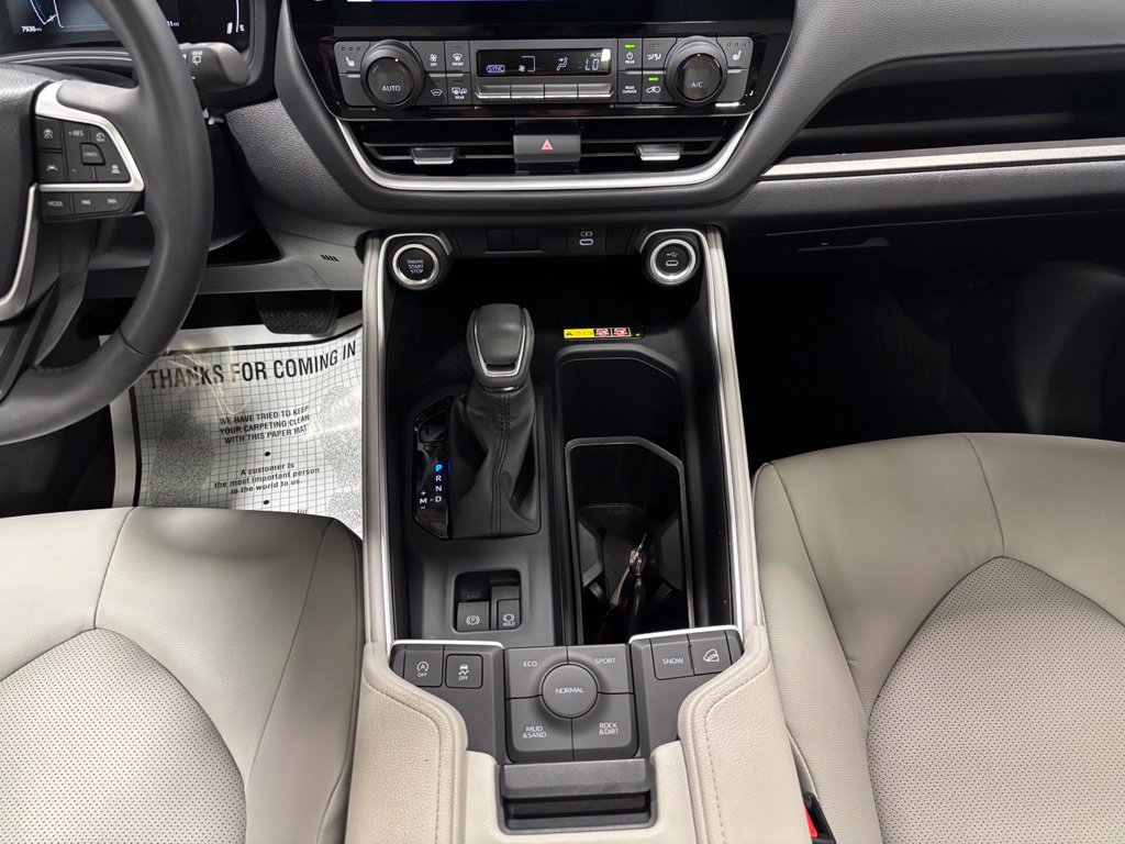 Used 2026 Toyota Grand Highlander AWD image 40
