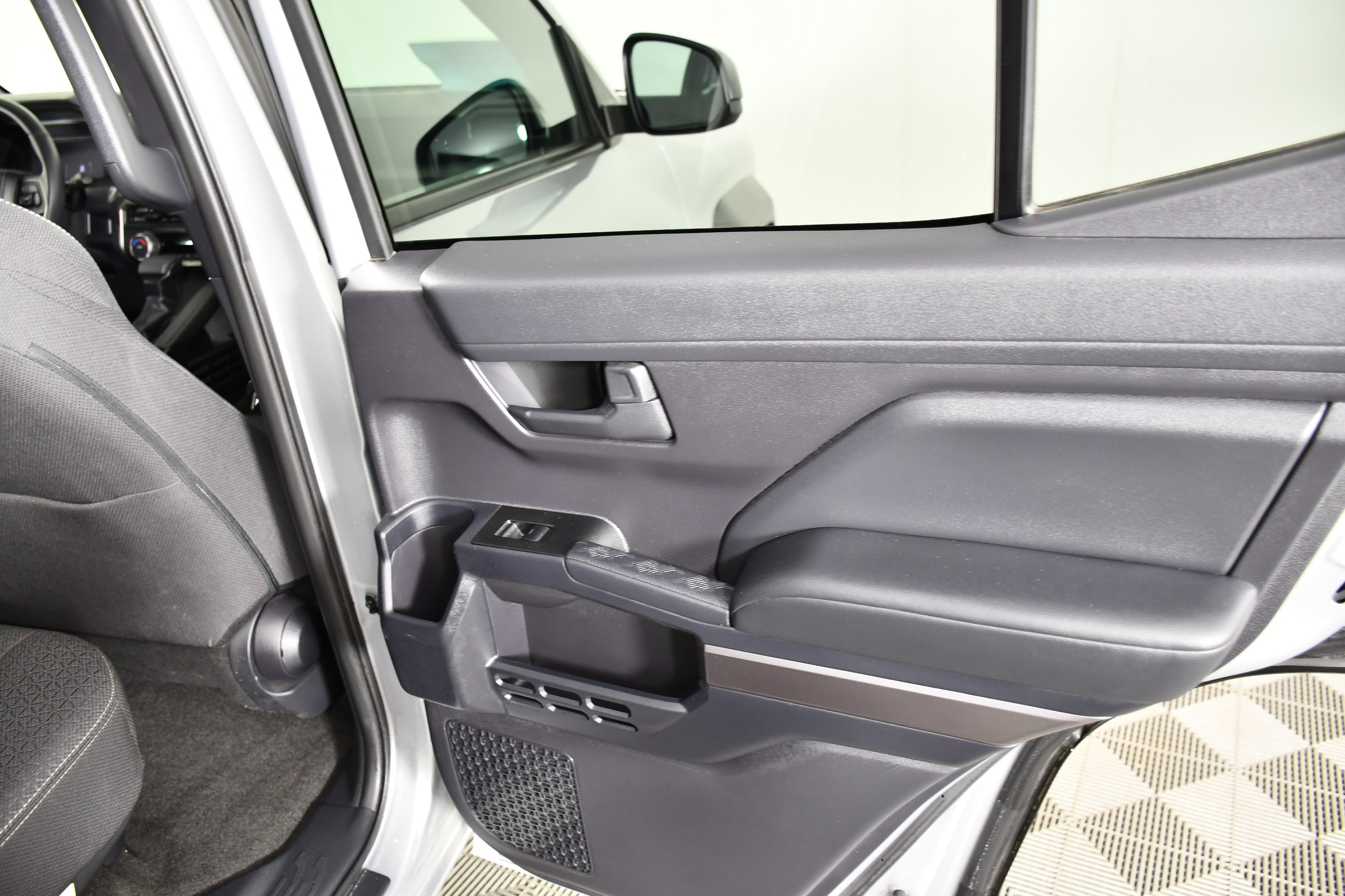 Used 2026 Toyota 4Runner SR5 AWD/4WD image 43