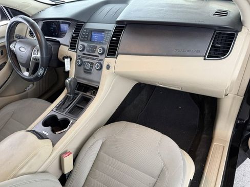 Used 2016 Ford Taurus SE FWD image 16