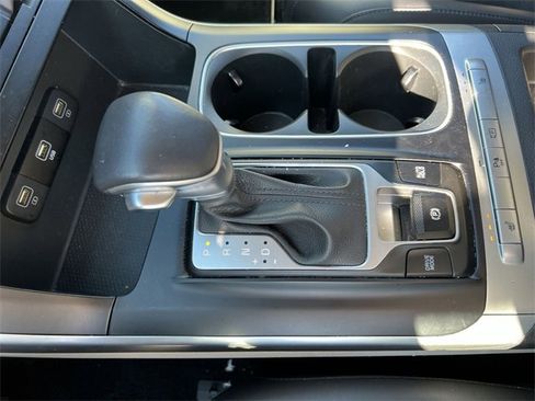 Certified 2024 Kia Carnival LX image 19