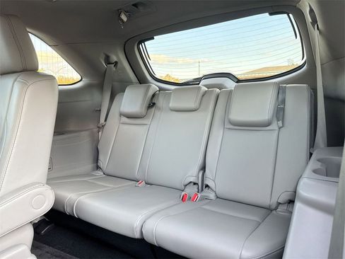 Used 2017 Toyota Highlander XLE image 30