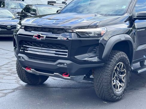 Used 2024 Chevrolet Colorado ZR2 w/ Technology Package AWD/4WD image 36