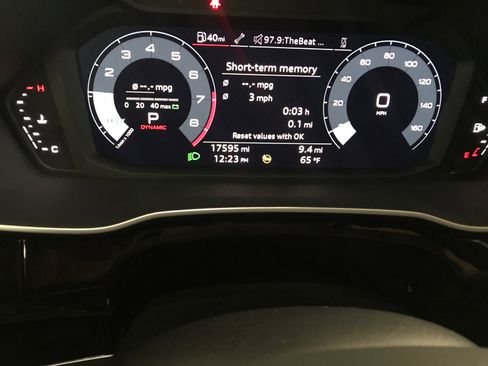 Used 2023 Audi Q3 2.0T Premium w/ Convenience Package image 17