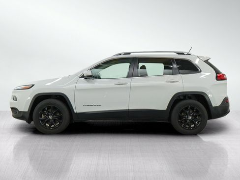 Used 2016 Jeep Cherokee Latitude AWD/4WD image 2
