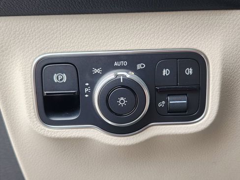 Certified 2026 Mercedes-Benz GLB 250 4MATIC image 22