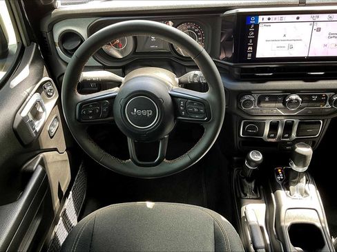 Used 2024 Jeep Wrangler Sport S image 5