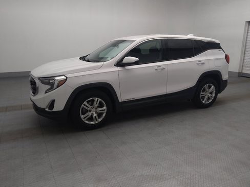 Used 2020 GMC Terrain SLE FWD image 2