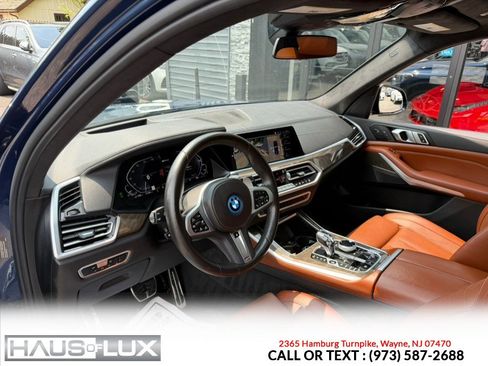 Used 2022 BMW X5 xDrive45e w/ M Sport Package AWD/4WD image 12