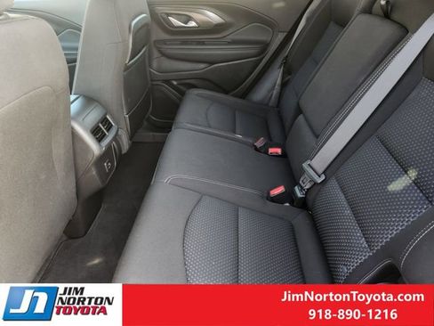 Used 2024 GMC Terrain SLE image 31
