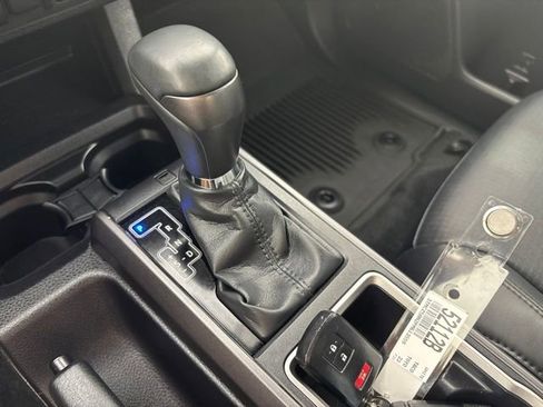 Used 2023 Toyota Tacoma TRD Off-Road w/ TRD Premium Off Road Package AWD/4WD image 18
