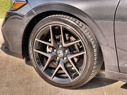 Used 2023 Honda Civic Sport Touring image 9