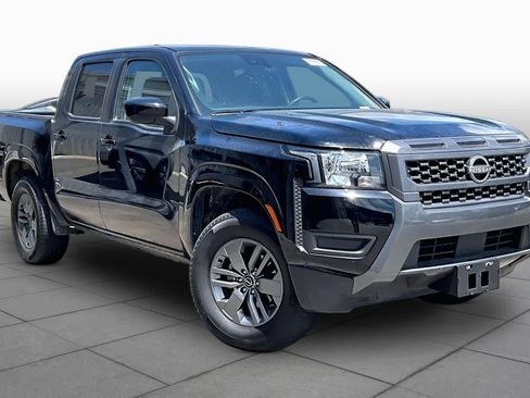 Certified 2025 Nissan Frontier SV RWD image 3
