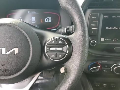 Used 2025 Kia Soul LX w/ LX Technology Package image 18