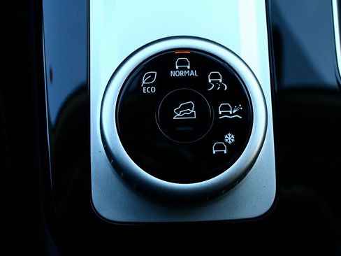 New 2025 Mitsubishi Outlander SEL image 23