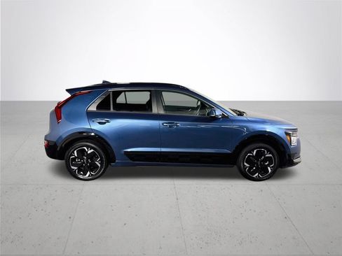 Certified 2023 Kia Niro Wave FWD image 6