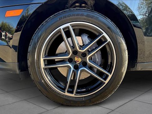 Used 2021 Porsche Macan image 17