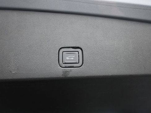 Used 2024 Cadillac XT6 Premium Luxury image 35