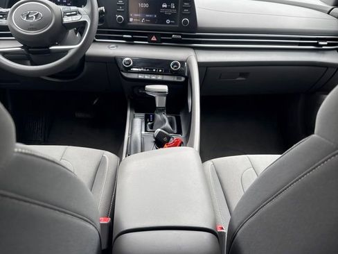 Certified 2022 Hyundai Elantra SEL FWD image 26