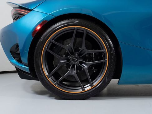 Used 2024 McLaren 750S Spider image 16