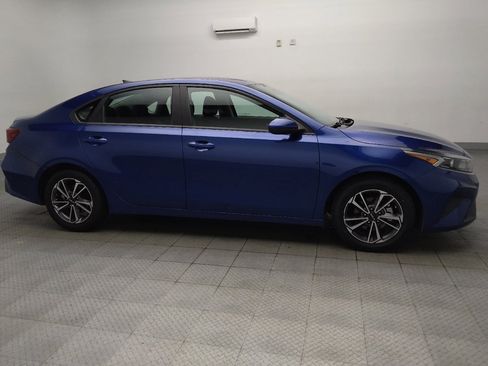 Used 2022 Kia Forte LXS FWD image 11