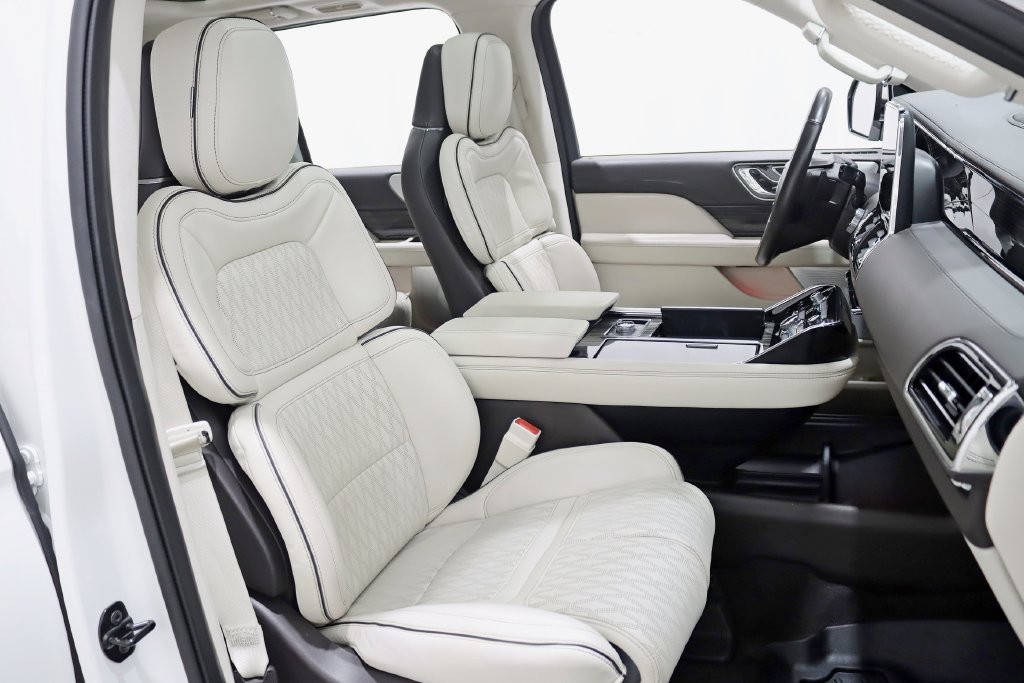 Used 2020 Lincoln Navigator Black Label w/ Cargo Convenience Package AWD/4WD image 31
