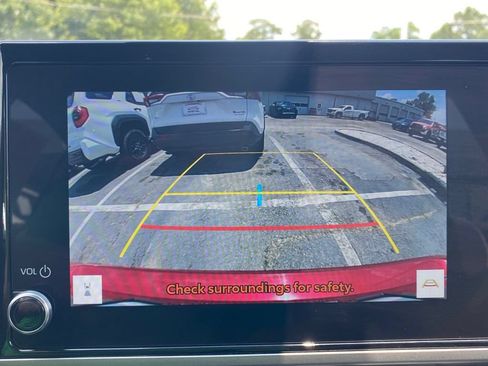 Used 2025 Toyota Camry SE FWD image 29