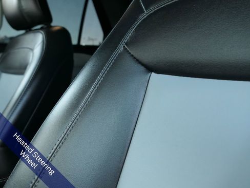 Used 2022 Ford Explorer XLT w/ Equipment Group 202A image 14