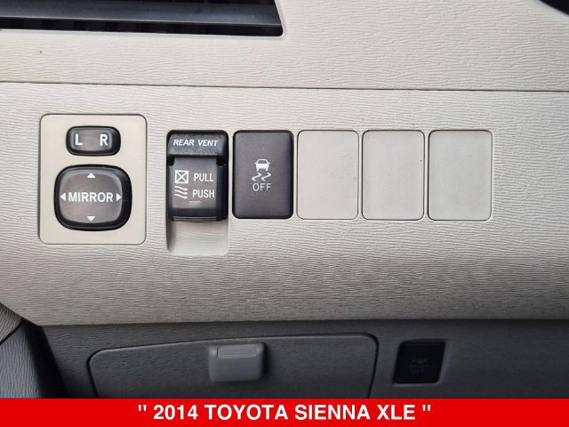 Used 2014 Toyota Sienna XLE FWD image 18