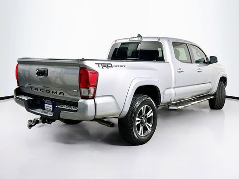 Used 2017 Toyota Tacoma TRD Sport w/ Tow Package RWD image 7
