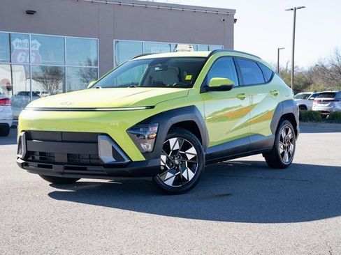 Used 2024 Hyundai Kona SEL image 2