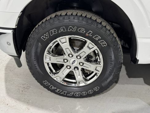 Used 2021 Ford F150 Lariat w/ Equipment Group 502A High AWD/4WD image 9