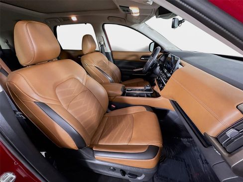 Certified 2023 Nissan Pathfinder Platinum AWD/4WD image 29