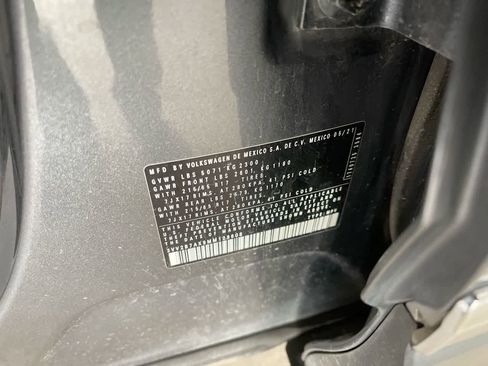 Used 2021 Volkswagen Tiguan SE image 27