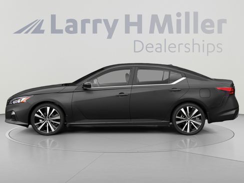 Used 2019 Nissan Altima 2.5 SR FWD image 3