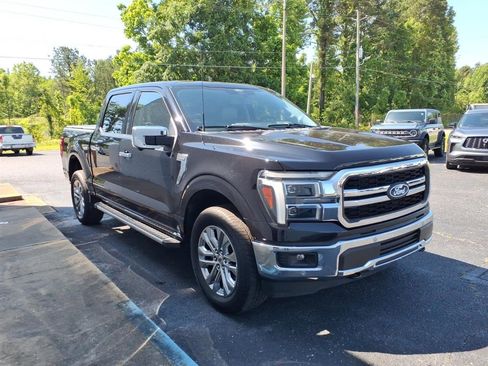 Used 2025 Ford F150 Lariat w/ Equipment Group 501A Mid AWD/4WD image 3