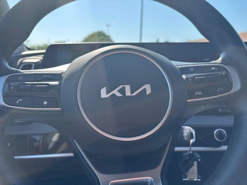 Used 2025 Kia Sportage LX FWD image 27