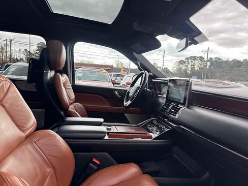 Used 2021 Lincoln Navigator L Reserve image 23