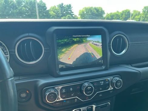 Certified 2022 Jeep Wrangler Unlimited Sahara w/ Cold Weather Group AWD/4WD image 16