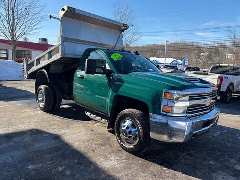 Used 2018 Chevrolet Silverado 3500 W/T w/ Snow Plow Prep Package image 5