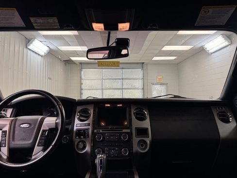 Used 2017 Ford Expedition Limited w/ Equipment Group 301A AWD/4WD image 28